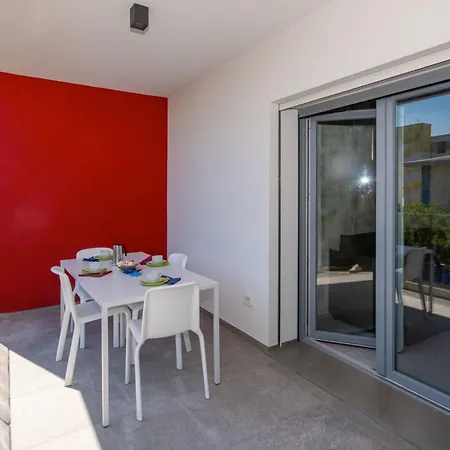 One Life Suites-4 By Interhome * بيبيوني